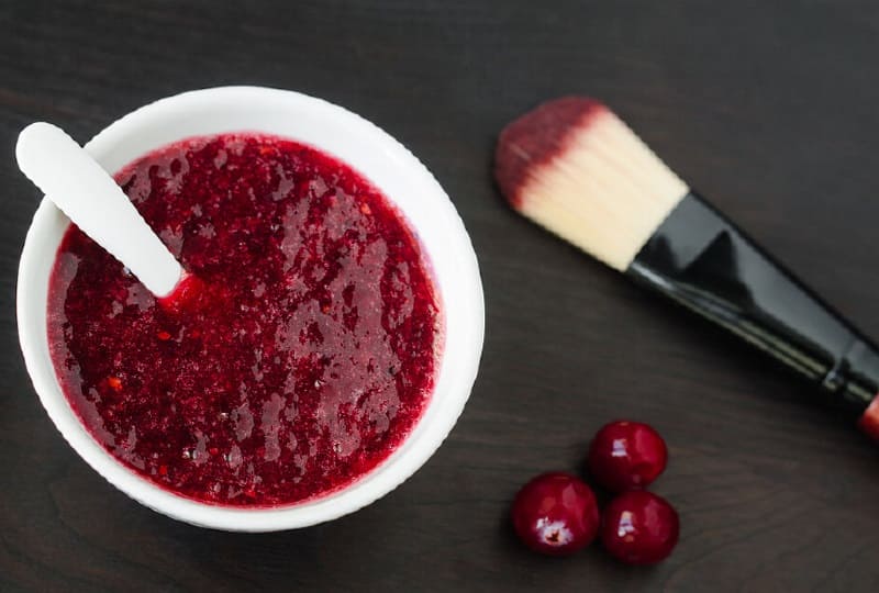  Омолаживающая маска из ягод брусники. Вариант 1 